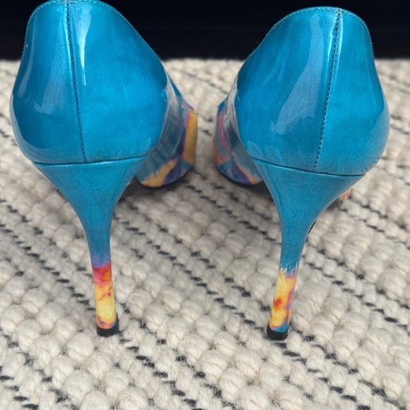 Stuart Weitzman patent leather heels - Picture 2 of 4